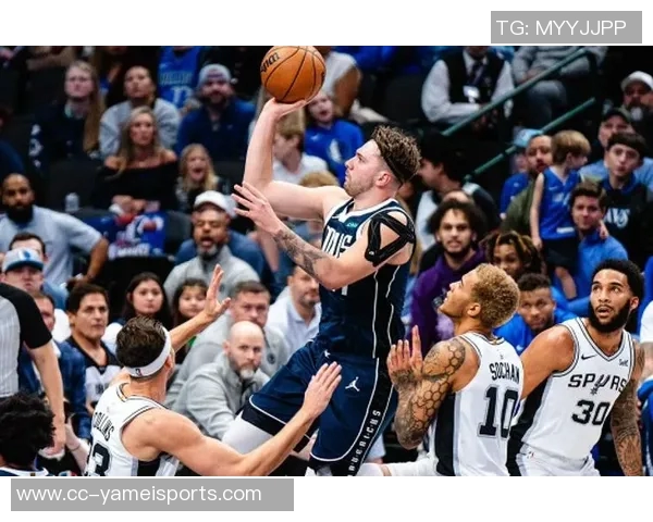 28支球队齐聚赛季首战东契奇马克西文班华子联手轰下四个40分以上