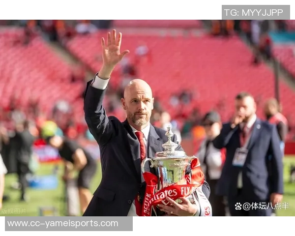 滕哈赫执教曼联的真实面貌与虚幻救世主的悲剧之路